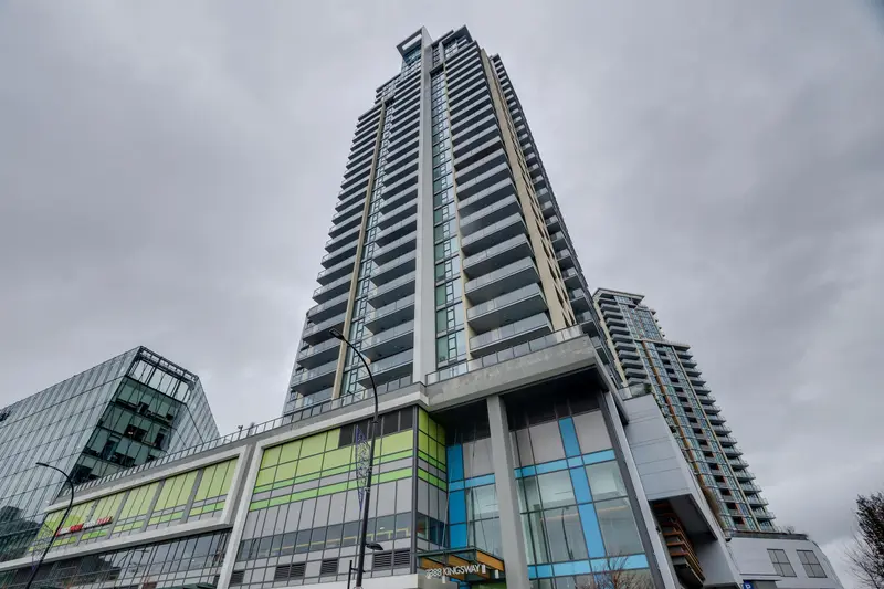 901 7388 KINGSWAY - photo 2 of 25