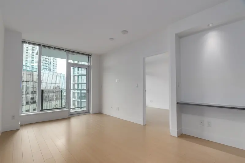 901 7388 KINGSWAY - photo 4 of 25