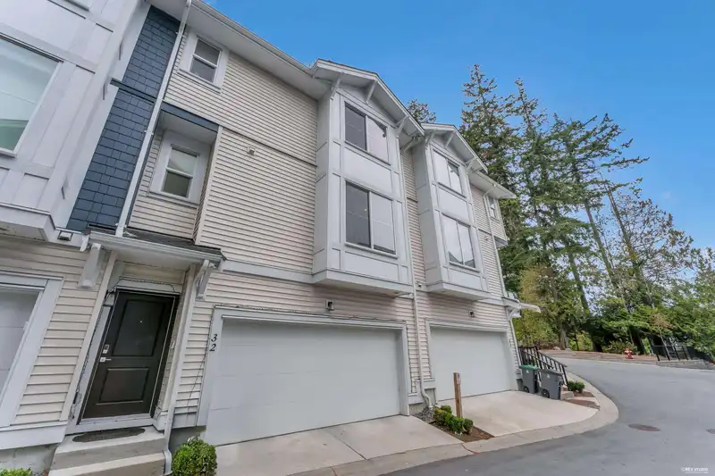 32 14355 62 AVENUE - photo 2 of 34