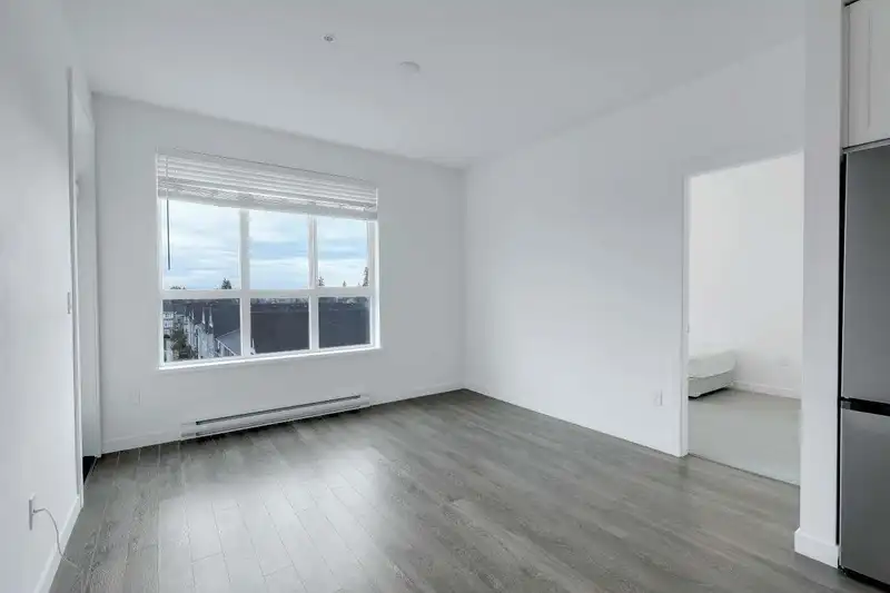 427 15738 85 AVENUE - photo 3 of 25
