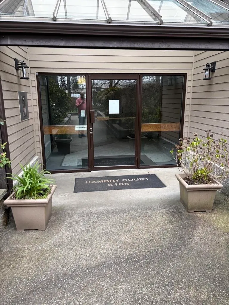 208 6105 KINGSWAY - photo 2 of 2