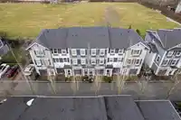 29 7348 192A STREET - thumbnail 2