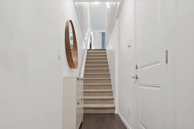 17 18681 68 AVENUE - photo 2 of 25