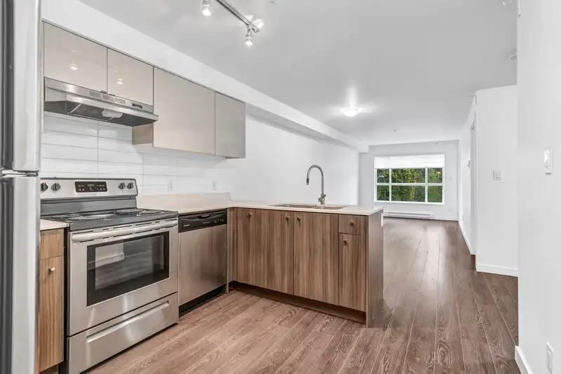 317 10688 140TH STREET - photo 2 of 24