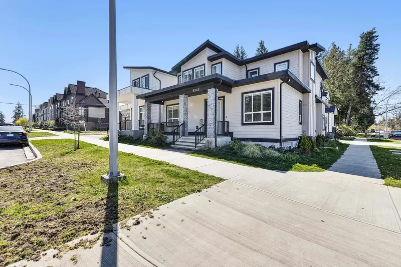 5949 142 STREET - photo 2 of 30
