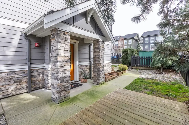 94 20860 76 AVENUE - photo 3 of 25