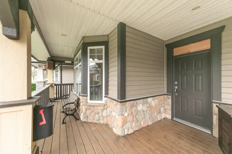 14731 59A AVENUE - photo 2 of 31