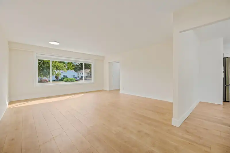 11055 ORIOLE DRIVE - photo 4 of 25
