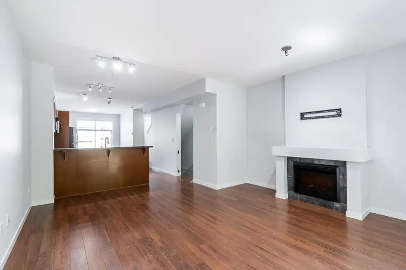 53 6123 138 STREET - photo 3 of 32