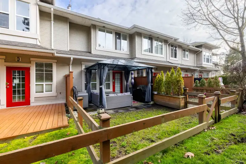 44 14952 58 AVENUE - photo 4 of 40
