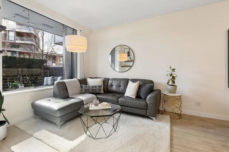 82 SWITCHMEN STREET - photo 2 of 25