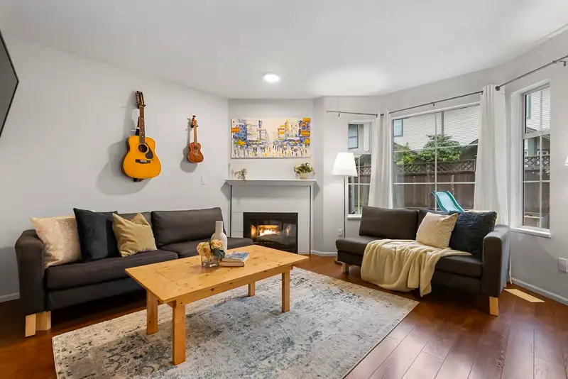 106 8655 KING GEORGE BOULEVARD - photo 4 of 37