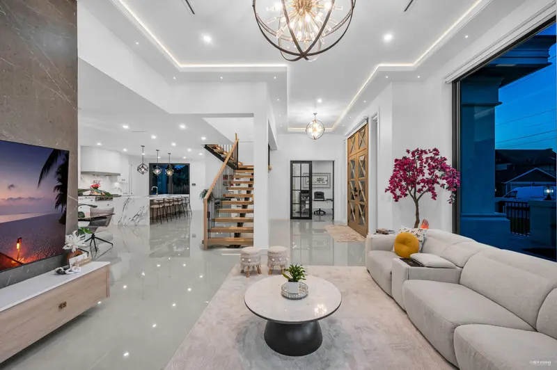 1390 SUTHERLAND AVENUE - photo 3 of 25