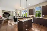 6093 163A STREET - thumbnail 9