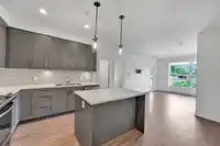 320 18811 72 AVENUE - thumbnail 2