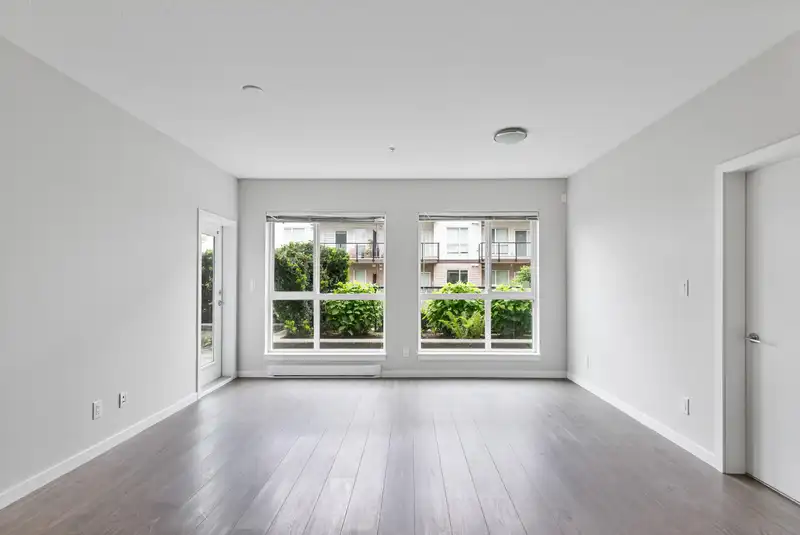 215 13768 108 AVENUE - photo 3 of 28