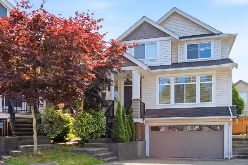 6071 145B STREET - photo 1 of 40