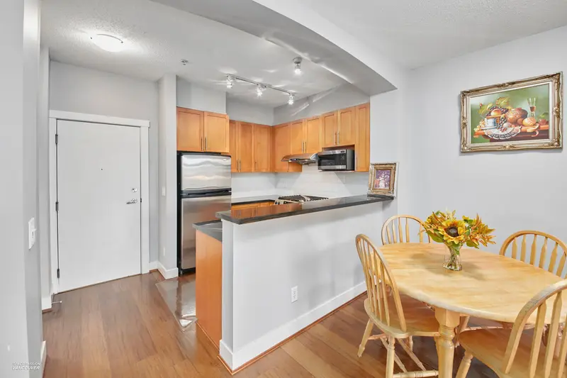 212 2250 WESBROOK MALL - photo 2 of 20