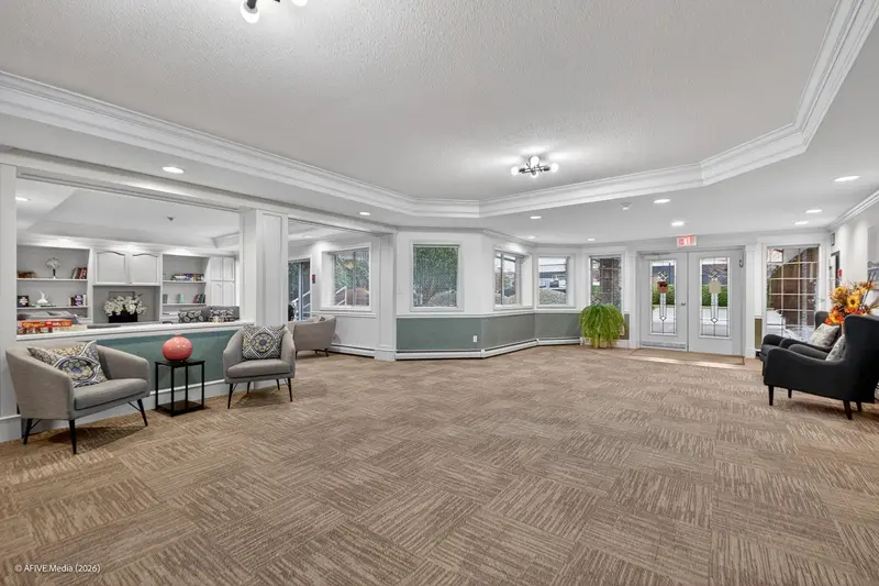 312 2491 GLADWIN ROAD - photo 4 of 25