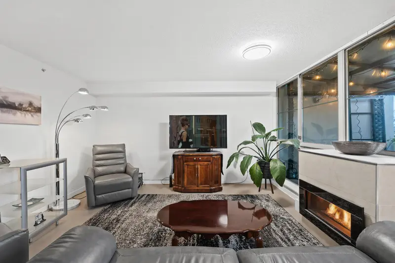 403 1159 MAIN STREET - photo 3 of 25