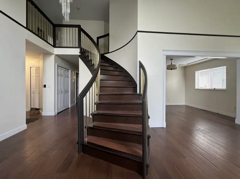 10767 165B STREET - photo 3 of 4