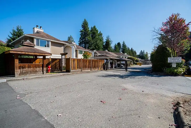 51 14840 100 AVENUE - photo 2 of 25