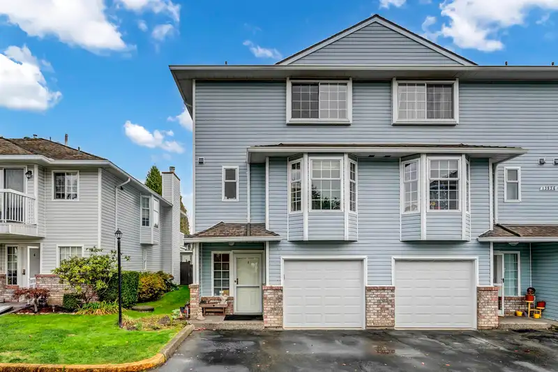 1 13936 72 AVENUE - photo 1 of 40