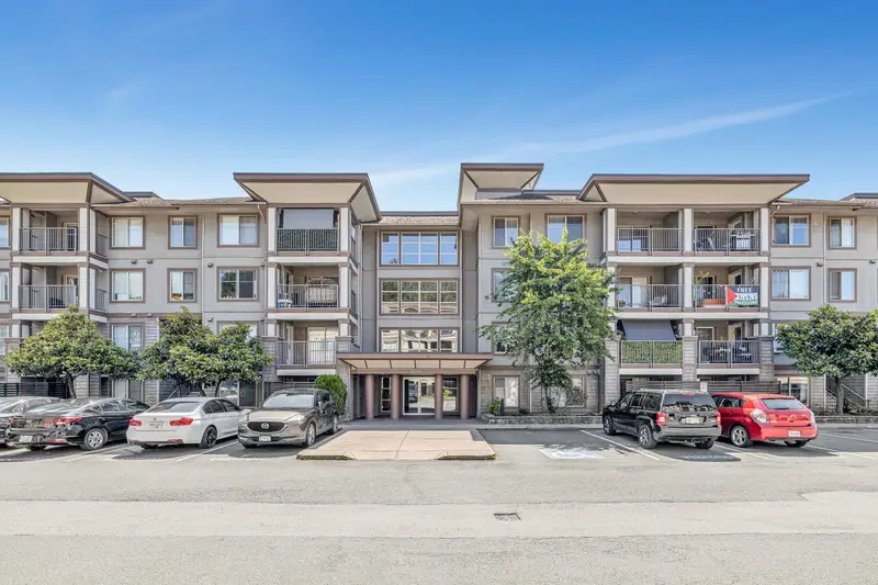 301 45561 YALE ROAD - photo 2 of 20