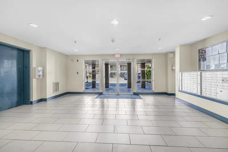 301 45561 YALE ROAD - photo 4 of 20