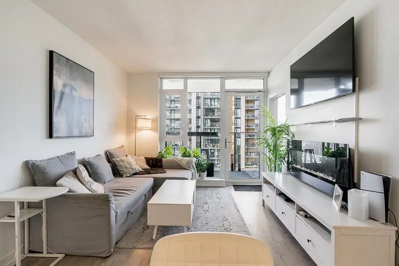 1406 1471 HUNTER STREET - photo 2 of 25