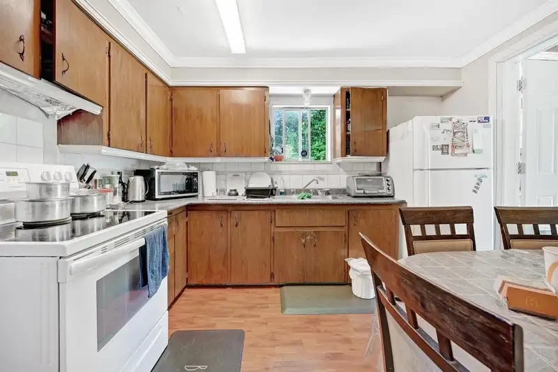10886 132A STREET - photo 2 of 25
