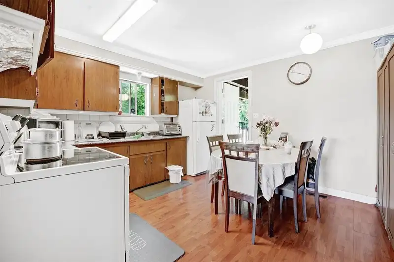 10886 132A STREET - photo 4 of 25