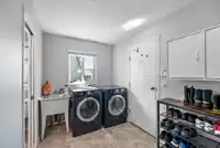 6083 181A STREET - thumbnail 12