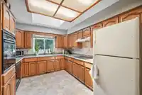 6083 181A STREET - thumbnail 7