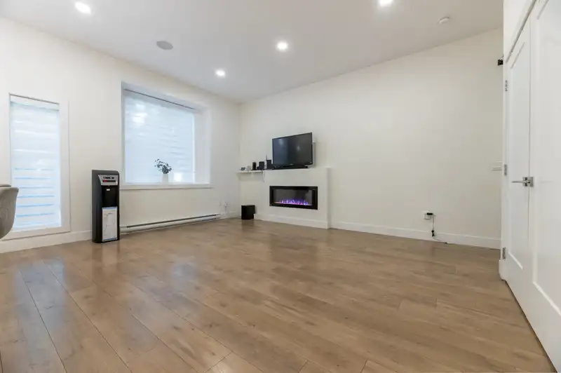 16 5960 142ND STREET - photo 2 of 13