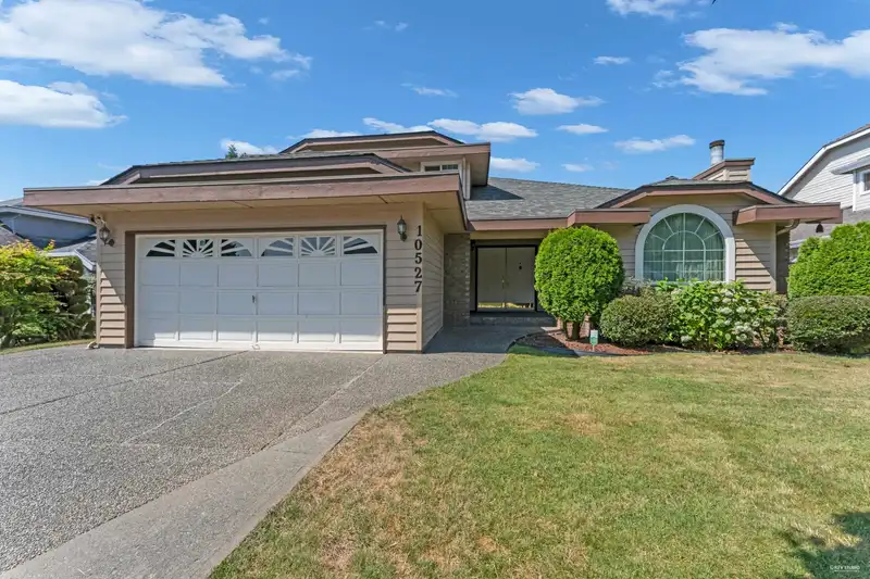 10527 164 STREET - photo 1 of 40