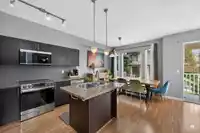 102 6575 192 STREET - thumbnail 2
