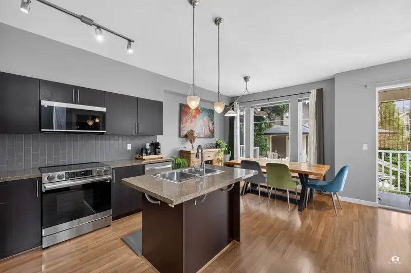 102 6575 192 STREET - photo 2 of 25
