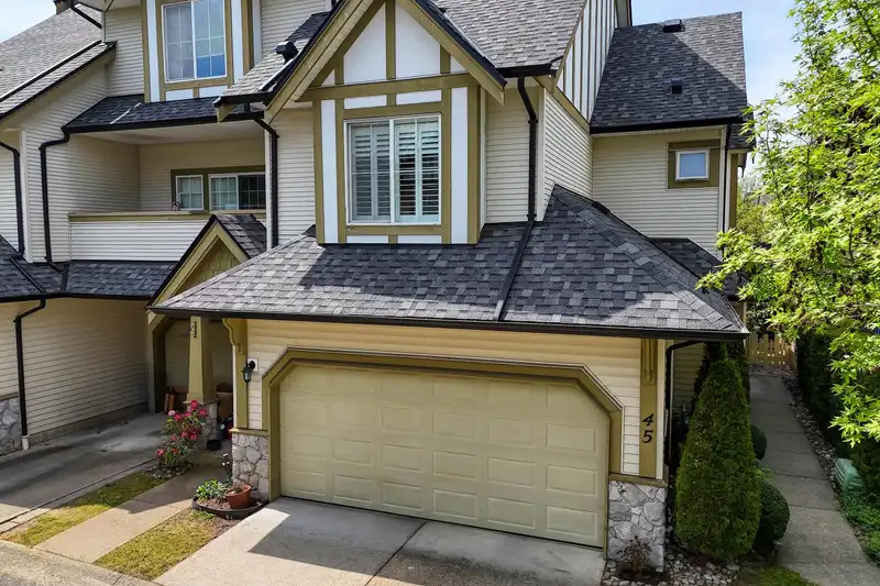 45 18707 65 AVENUE - photo 1 of 40