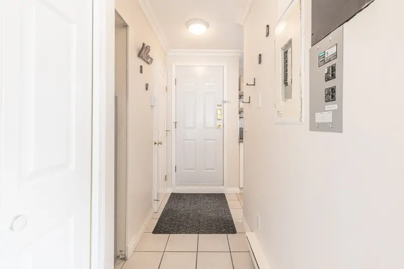 107 1570 PRAIRIE AVENUE - photo 2 of 25