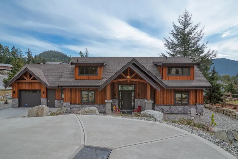 40 4622 SINCLAIR BAY ROAD - photo 2 of 25