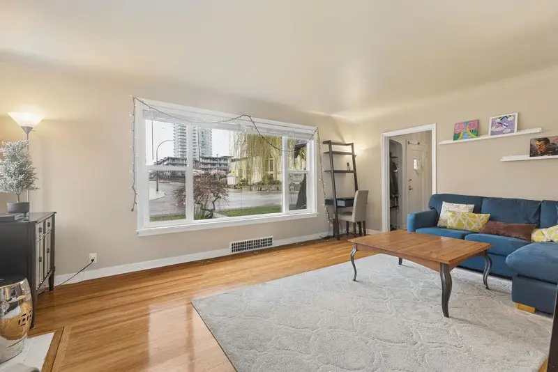 1810 TENTH AVENUE - photo 3 of 24