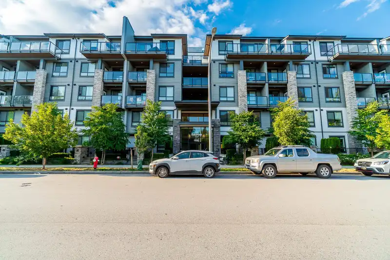 317 15351 101 AVENUE - photo 2 of 31