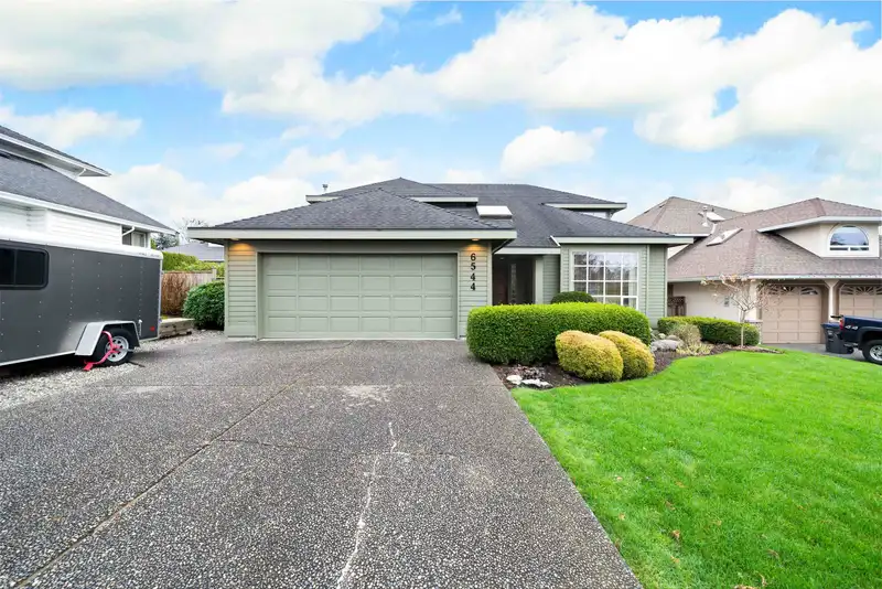 6544 CLAYTONHILL GROVE - photo 2 of 40