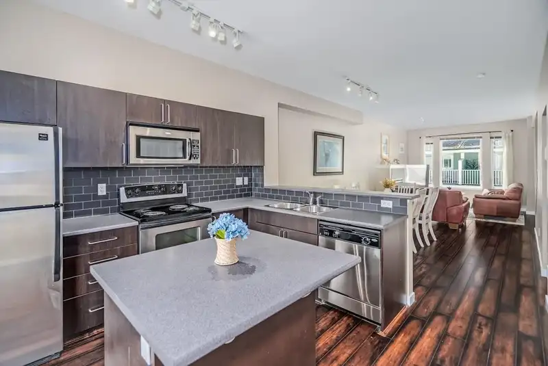 37 6575 192 STREET - photo 4 of 31