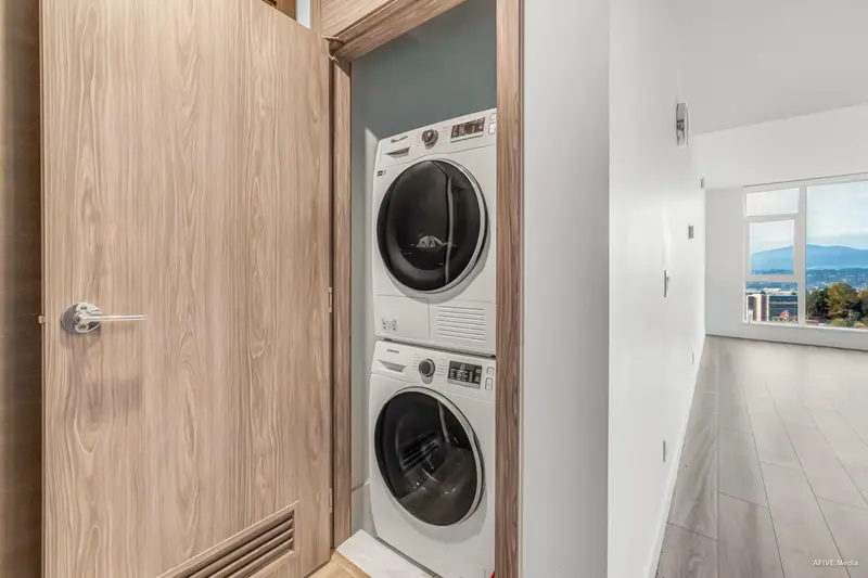 1002 10750 135A STREET - photo 4 of 25