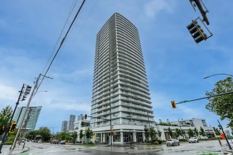 1505 13685 102 AVENUE - photo 1 of 23