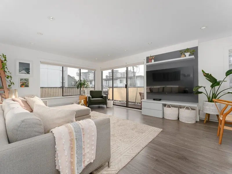 103 127 E 4TH STREET - photo 3 of 25