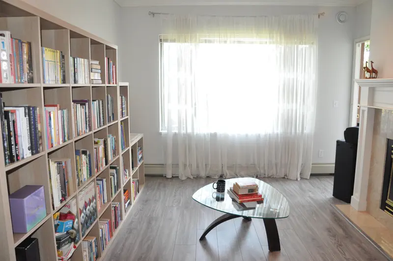 209 6688 BURLINGTON AVENUE - photo 1 of 4