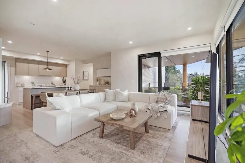 338 2635 KING GEORGE BOULEVARD - photo 2 of 25